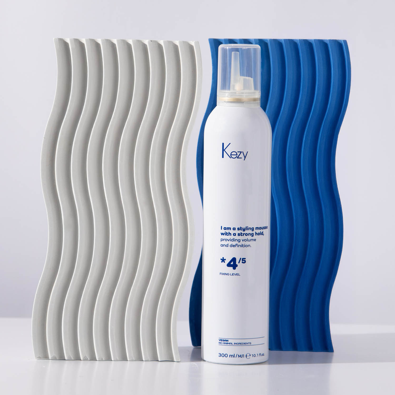 Мус сильної фіксації для об'єму Kezy Volumizing Strong Mousse, 300 ml - 2